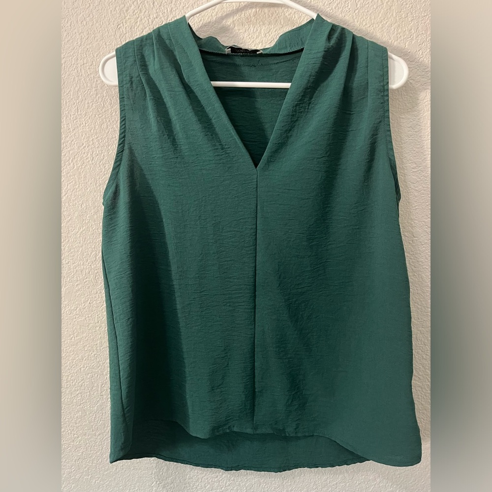 MONTERI Sleeveless Blouse- Emerald Green PS